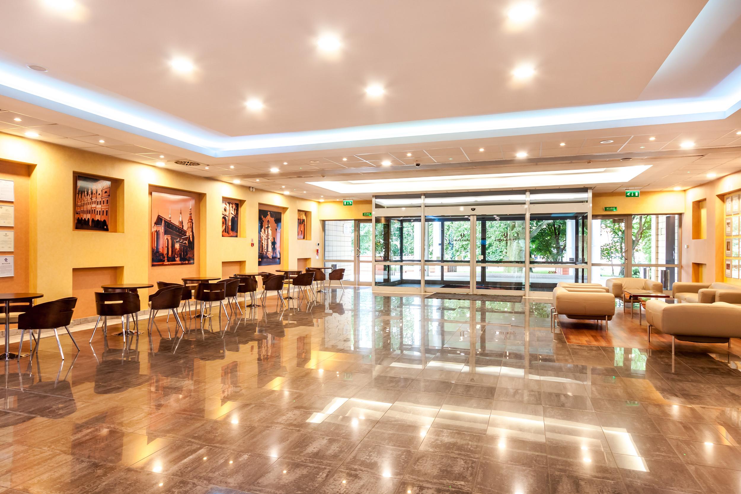 Qubus Hotel Легница Экстерьер фото