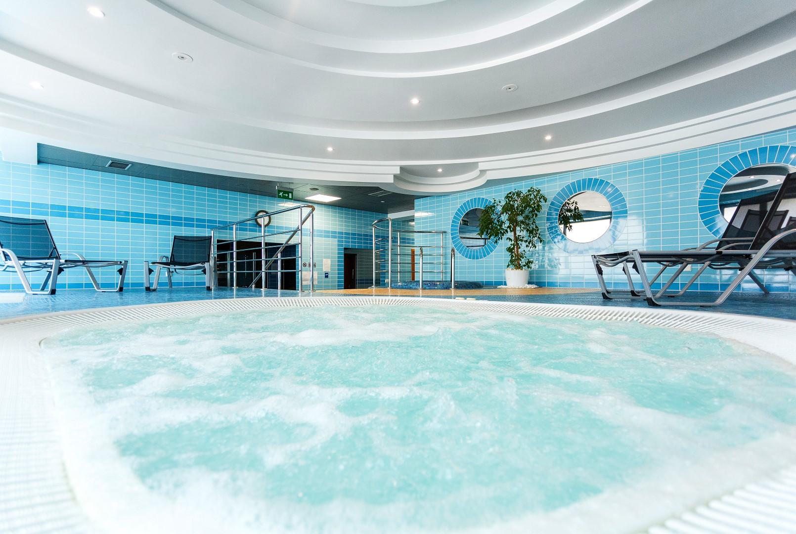 Qubus Hotel Легница Экстерьер фото
