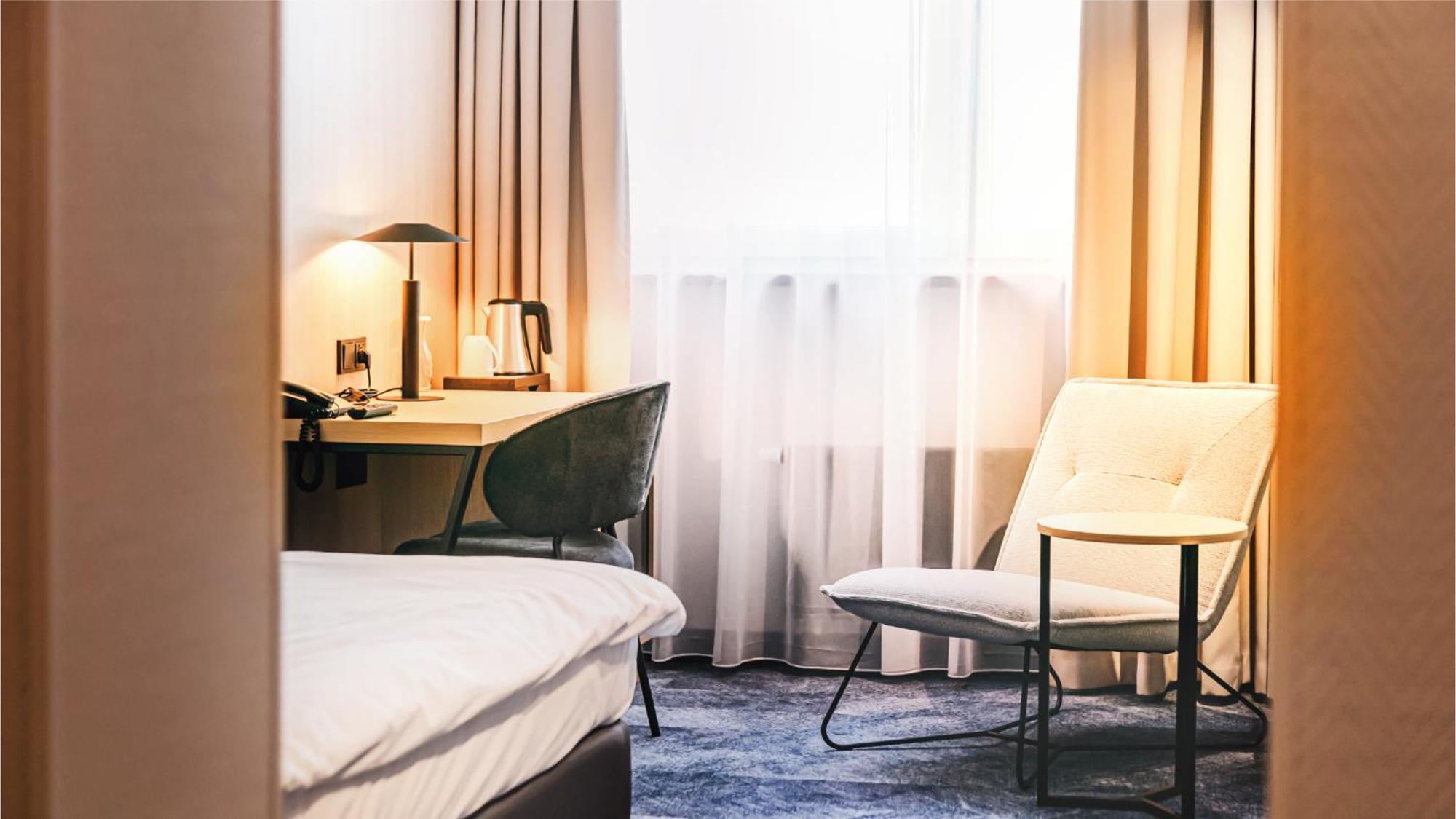 Qubus Hotel Легница Экстерьер фото