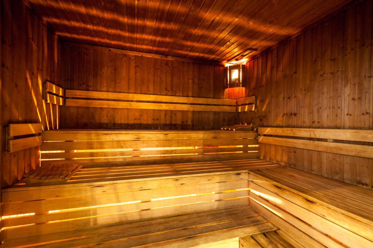 Qubus Hotel Легница Экстерьер фото